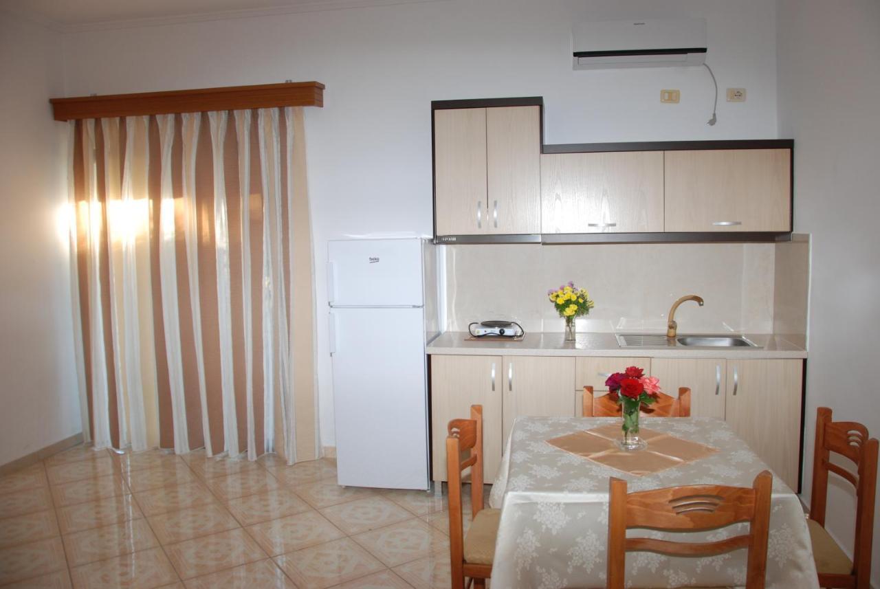 Seli'S Villa Ksamil Luaran gambar