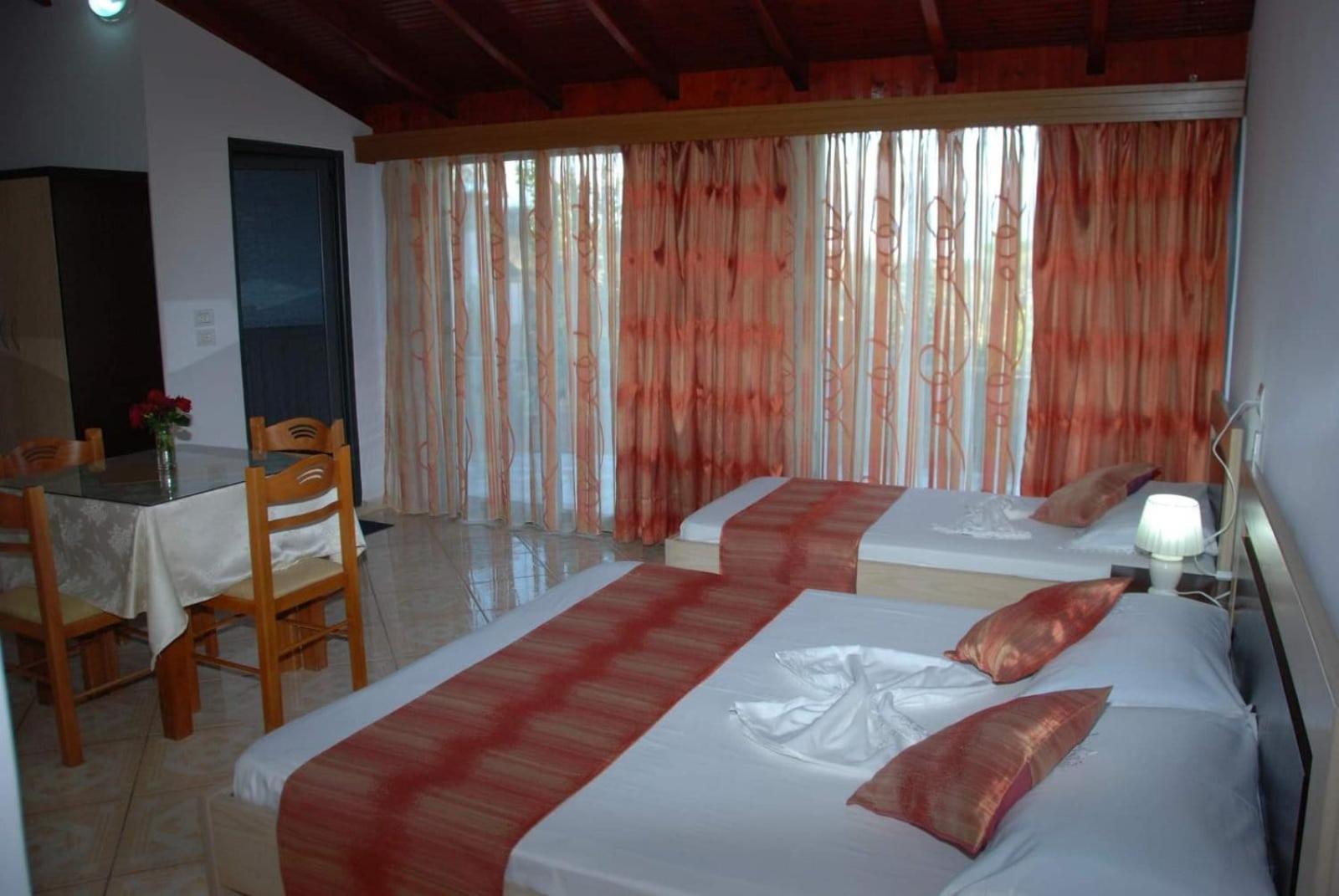 Seli'S Villa Ksamil Luaran gambar